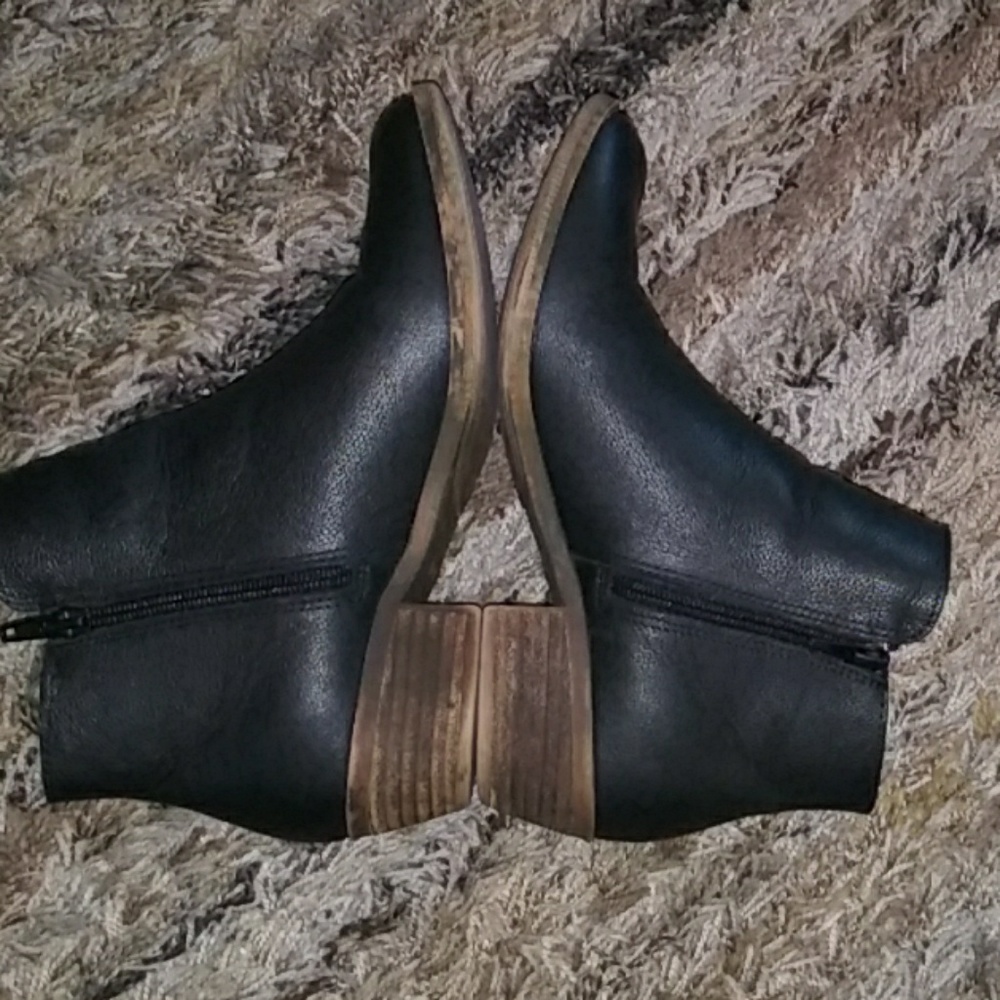 Kensie black leather boots size 8m